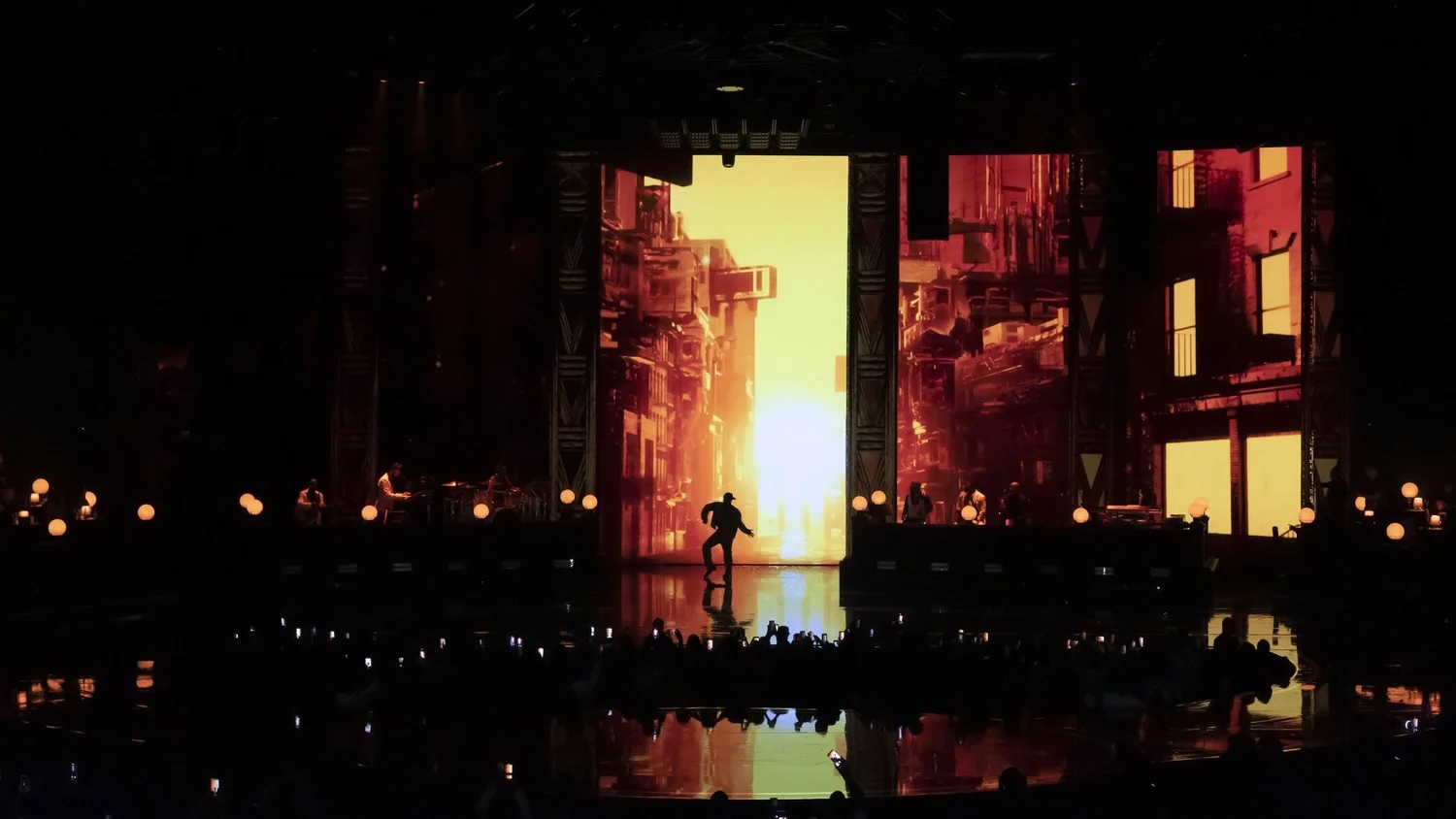 usher | RENDEZ-VOUS À PARIS, photo 5
